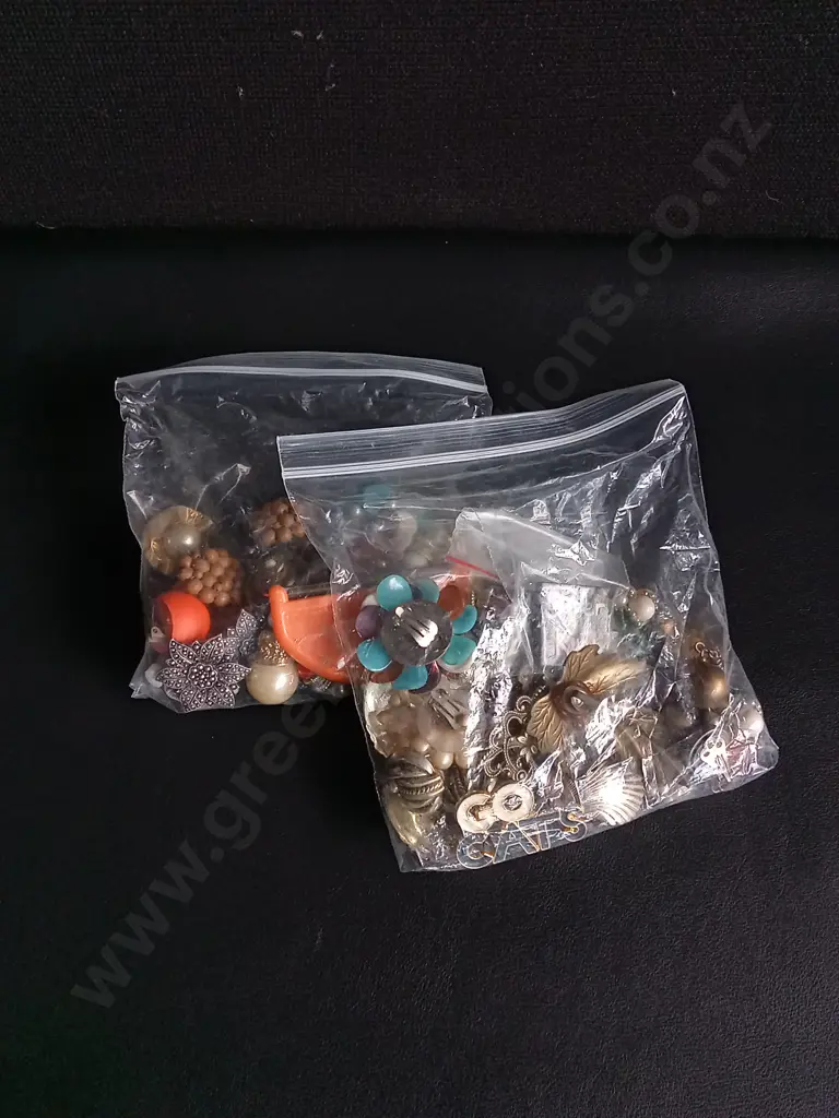 MIXED BAGS OF JEWELLERY Image 1++