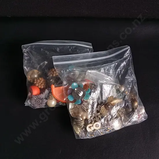 MIXED BAGS OF JEWELLERY