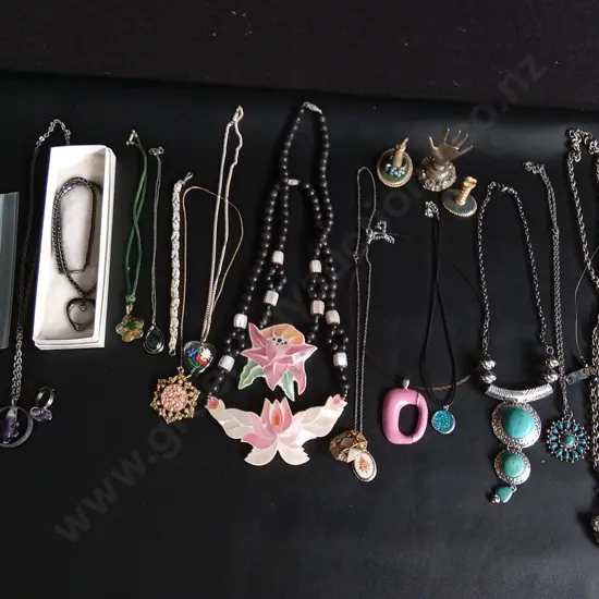 MIX OF JEWELLERY