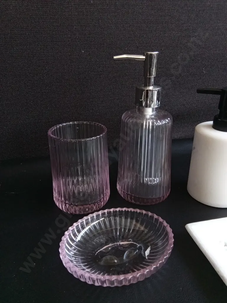 5 PIECES BATHROOM ACCESSORIES, TALLEST H 20 CM Image 1++