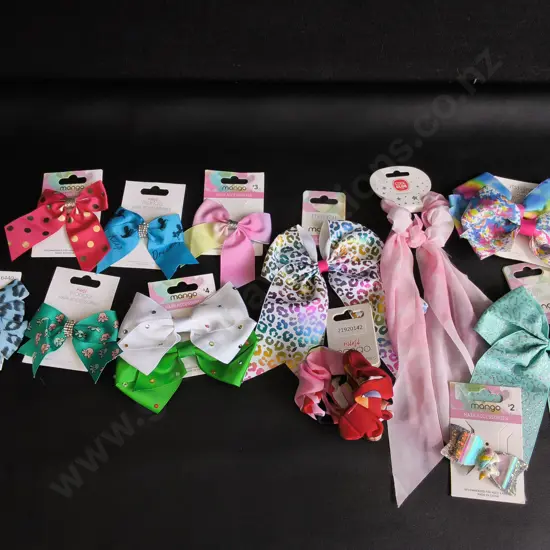 MIX OF BRAND NEW HAIR ACCESSORIES