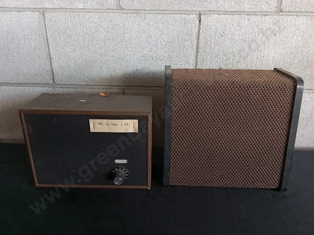 PAIR OF VINTAGE SPEAKERS, DAURED & UNKNOWN Image 1++
