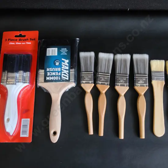 BRAND NEW PAINTBRUSHES