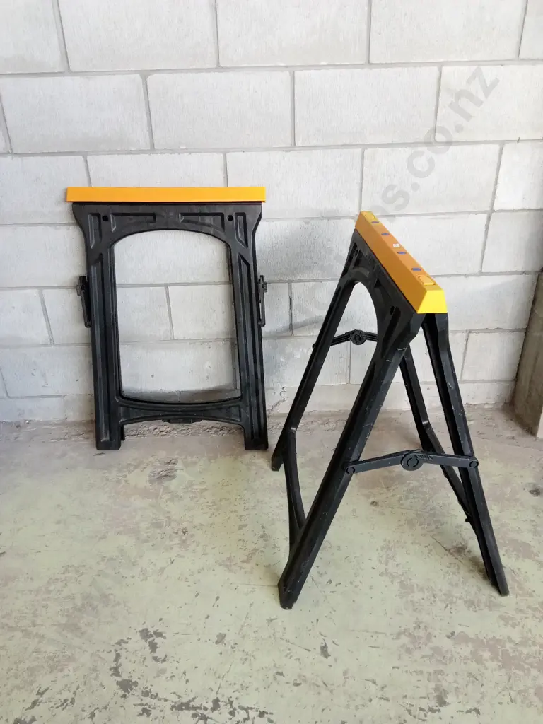 PAIR OF FOLDING SAW HORSES Image 1++