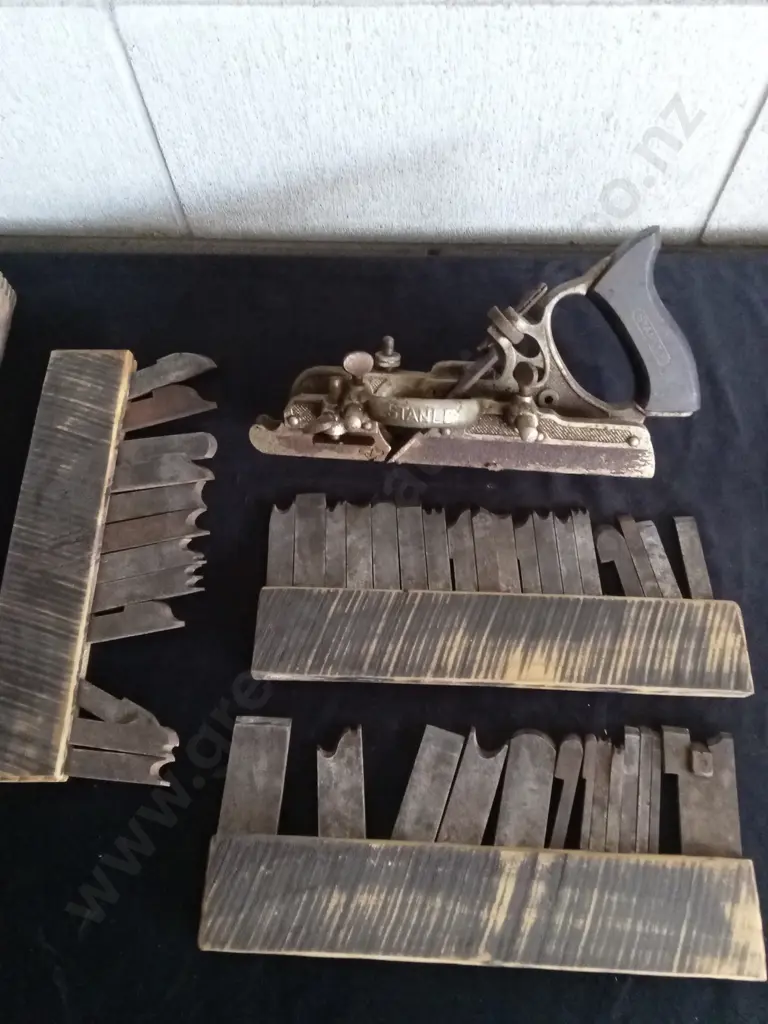 VINTAGE STANLEY COMBINATION PLANE SET WITH ORIGINAL BOX Image 1++