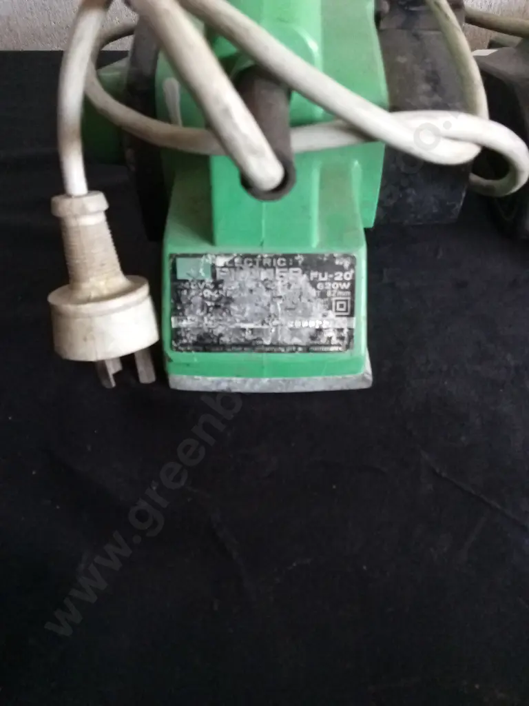 COLLECTION OF WORKING CORDED POWER TOOLS, AND METAL FILES Image 1++