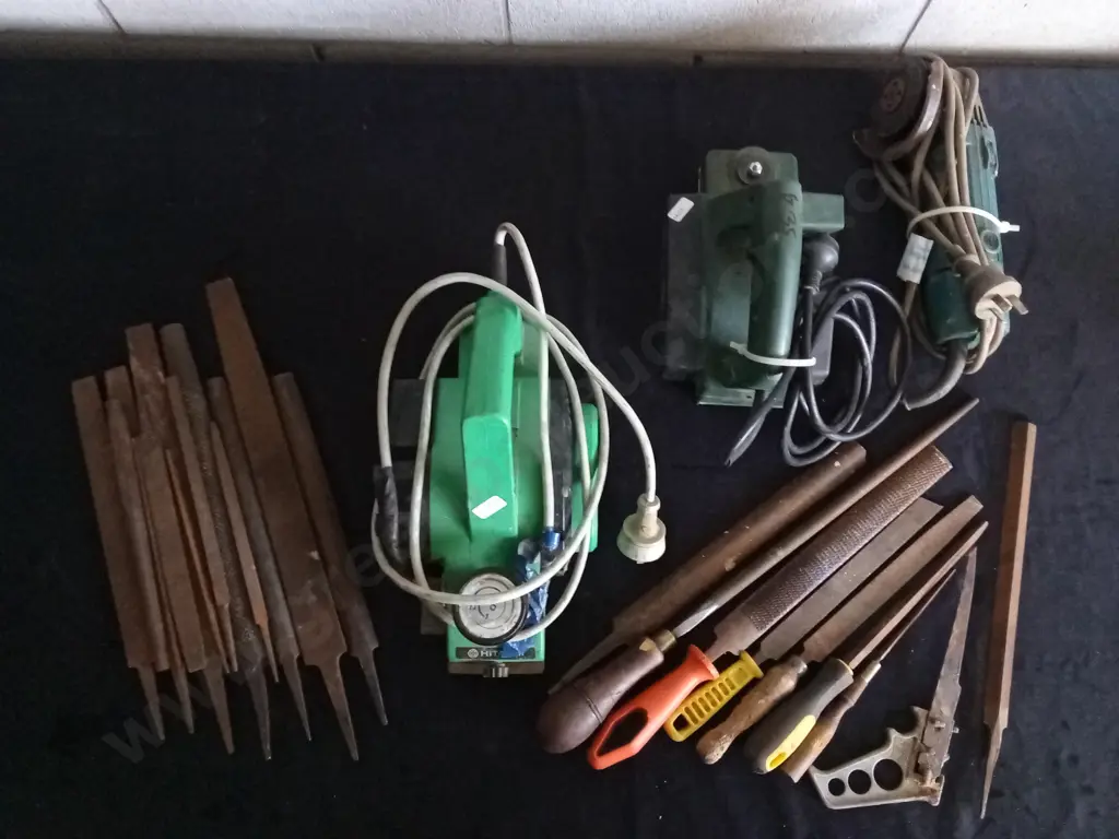 COLLECTION OF WORKING CORDED POWER TOOLS, AND METAL FILES Image 1++