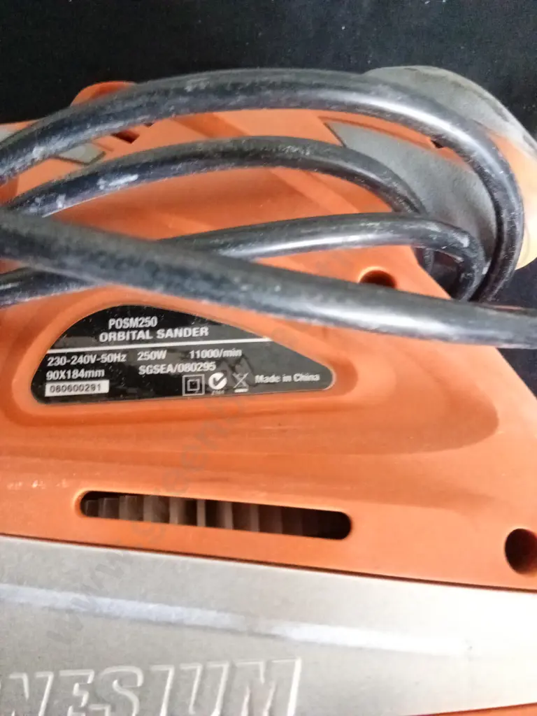 COLLECTION OF WORKING CORDED POWER TOOLS Image 1++