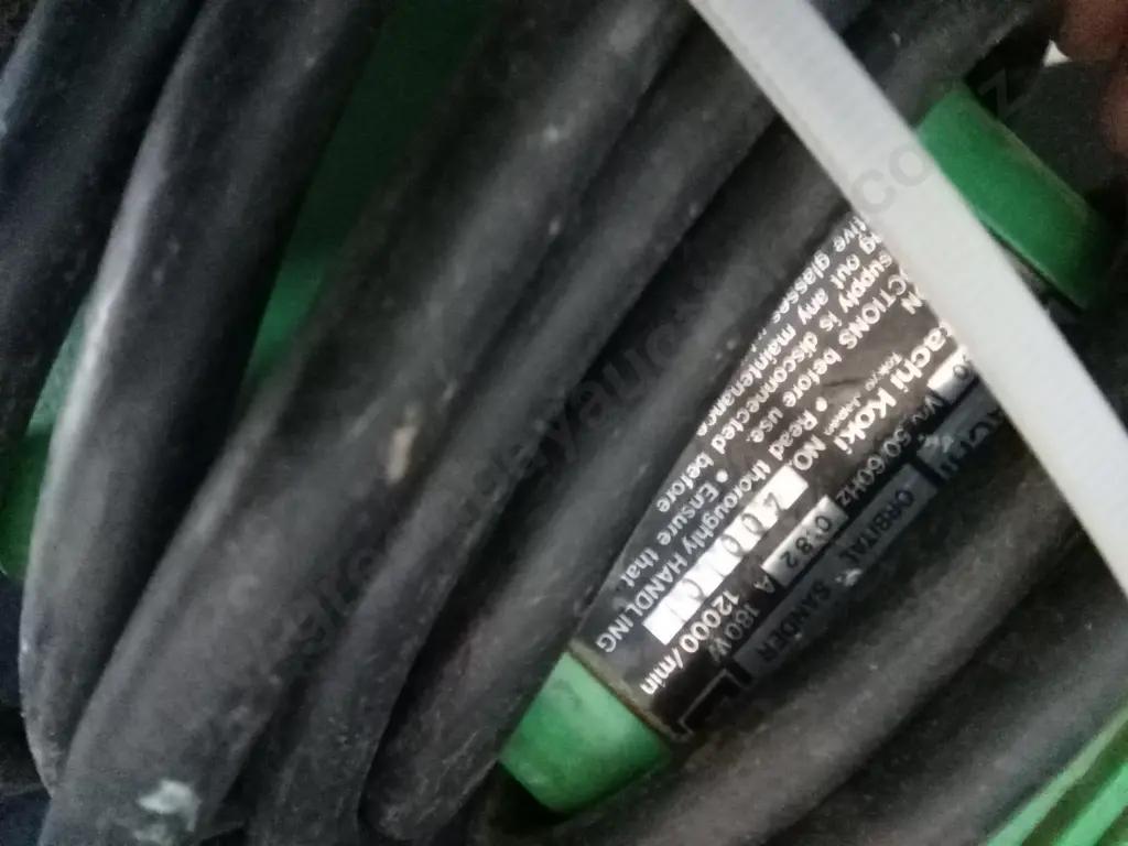 COLLECTION OF WORKING CORDED POWER TOOLS Image 1++