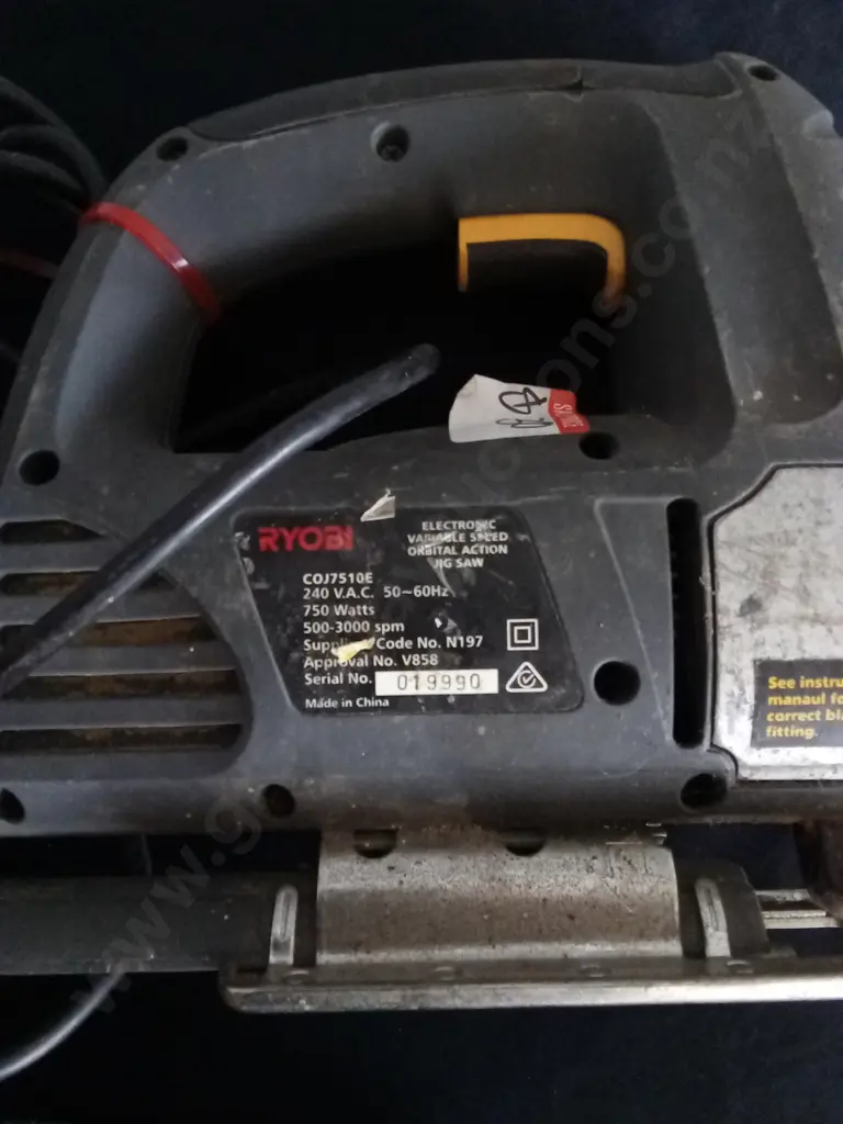 COLLECTION OF WORKING CORDED POWER TOOLS Image 1++
