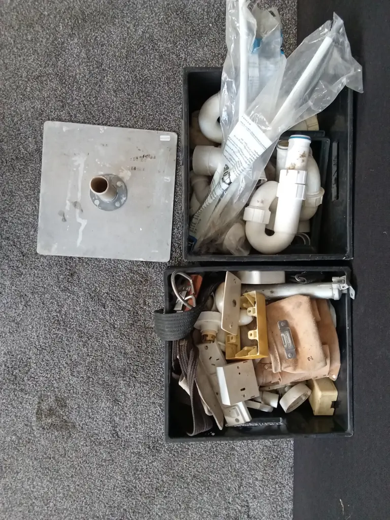 BOX OF PVC AND ELECTRICAL PARTS Image 1++