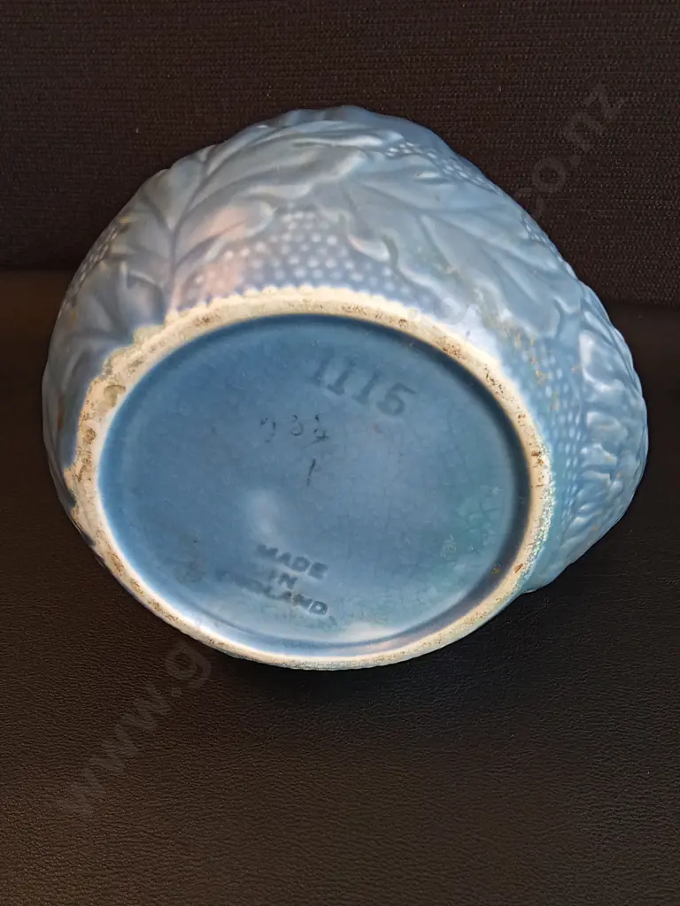 VINTAGE SYLVAC BLUE SQUIRREL & ACORN JUG/ VASE, MODEL 1115, H 22 CM Image 1++