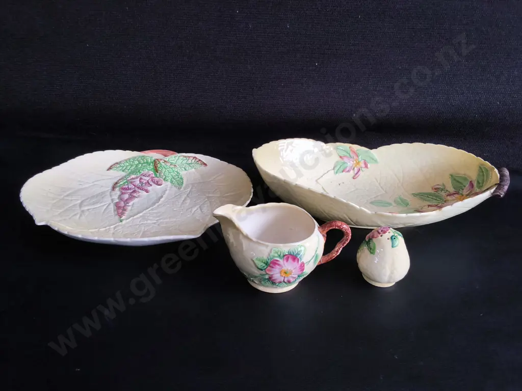 4 PIECES VINTAGE CARLTONWARE CERAMIX TABLEWARE, FOXGLOVE AND APPLE BLOSSOM DISHES, WIDEST W 27 CM Image 1++