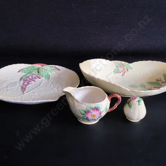 4 PIECES VINTAGE CARLTONWARE CERAMIX TABLEWARE, FOXGLOVE AND APPLE BLOSSOM DISHES, WIDEST W 27 CM