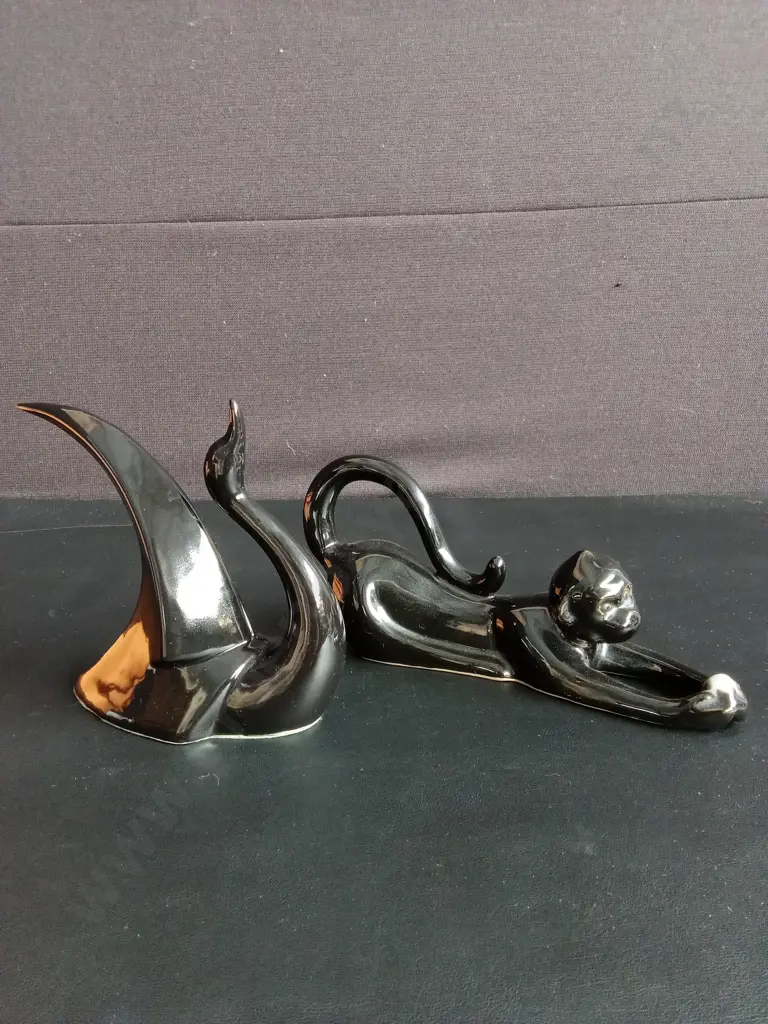 2 VINTAGE CERAMIC FIGURINES, SWAN H16CM, MONKEY L24CM Image 1++