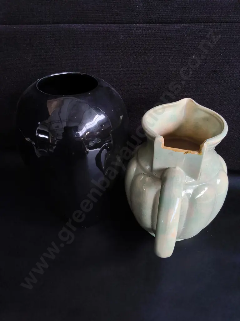 VINTAGE NEW ZEALAND POTTERY, TEMUKA WARE ELECTRIC JUG AND CLAYWPRKS VASE, TALLEST H 27 CM Image 1++