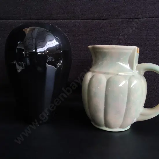 VINTAGE NEW ZEALAND POTTERY, TEMUKA WARE ELECTRIC JUG AND CLAYWPRKS VASE, TALLEST H 27 CM