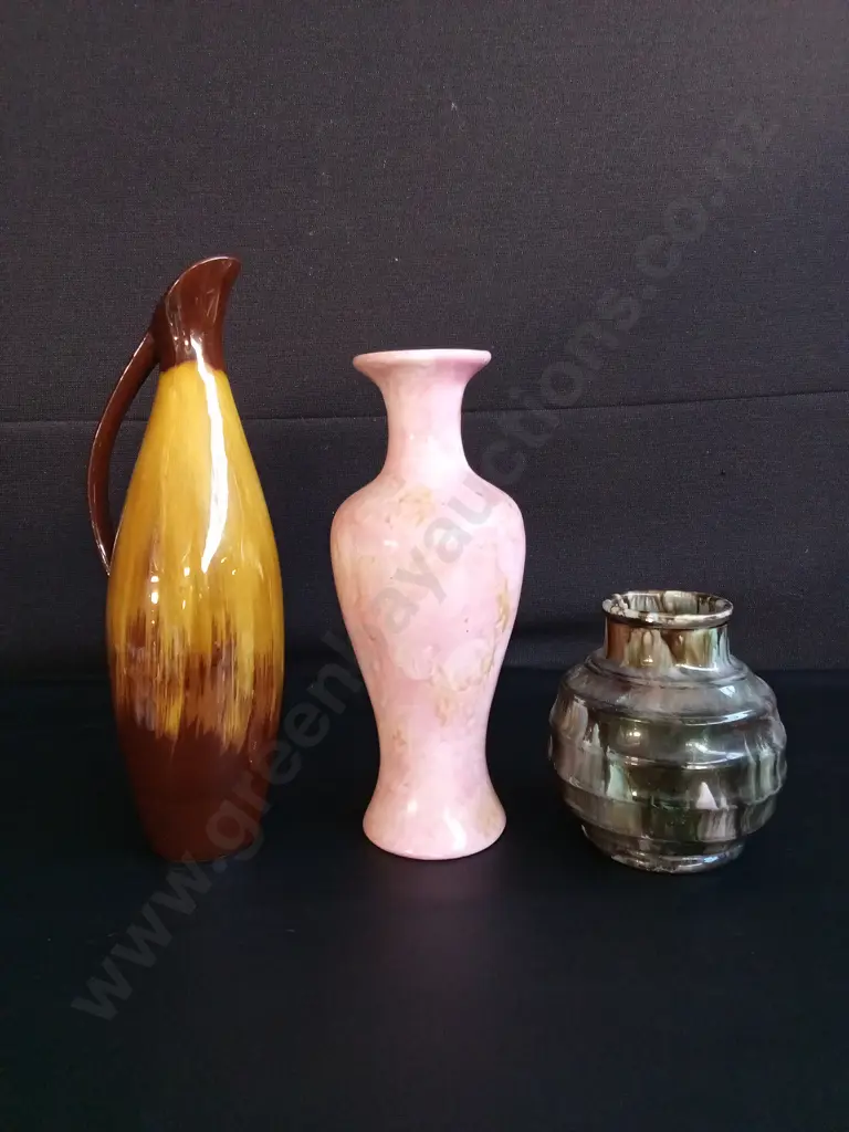 3 VINTAGE MID CENTURY ART POTTERY VASES, REGAL MASHMAN, BLUE MOUNTAIN AND PINK MOTTLED, TALLEST H 40 CM SMALL CHIP ON 1 Image 1++