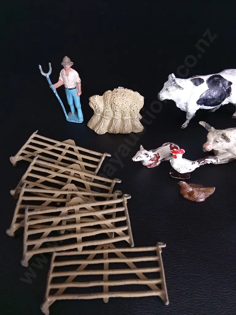 VINTAGE LEAD FARMYARD MINIATURES TALLEST H6CM Image 1++