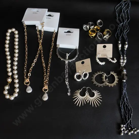MIX OF JEWELLRY