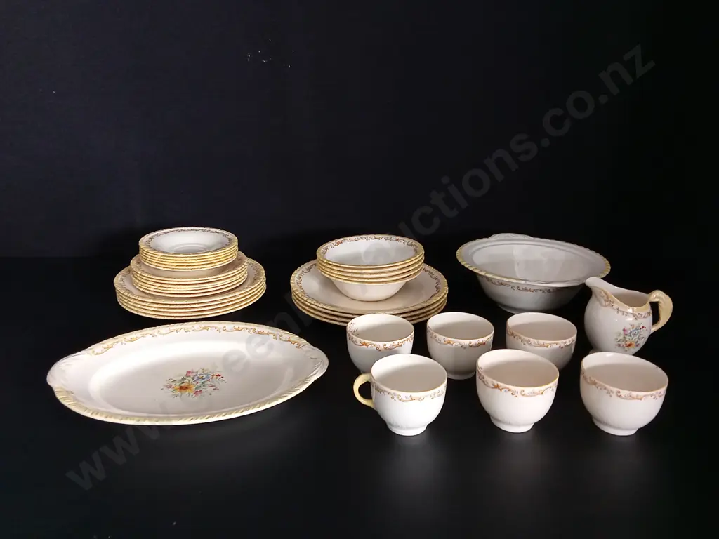 VINTAGE NEWHALL POTTERY 35 PIECE TEA AND DINNER COLLECTION Image 1++
