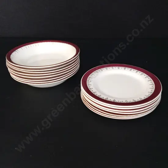 8 J&G MEAKIN BOWLS DIA 18CM AND 7 DAVISON & SON LTD PLATES DIA 17CM