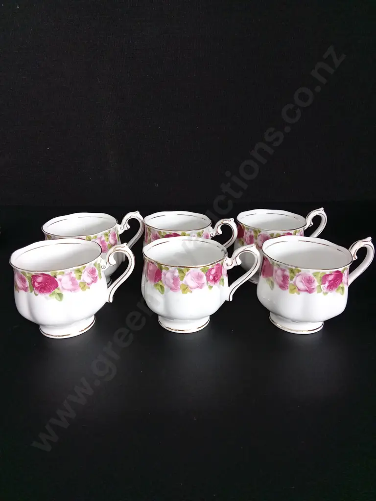 20 PIECE ROYAL ALBERT THE OLD COUNTRY TEA SET Image 1++