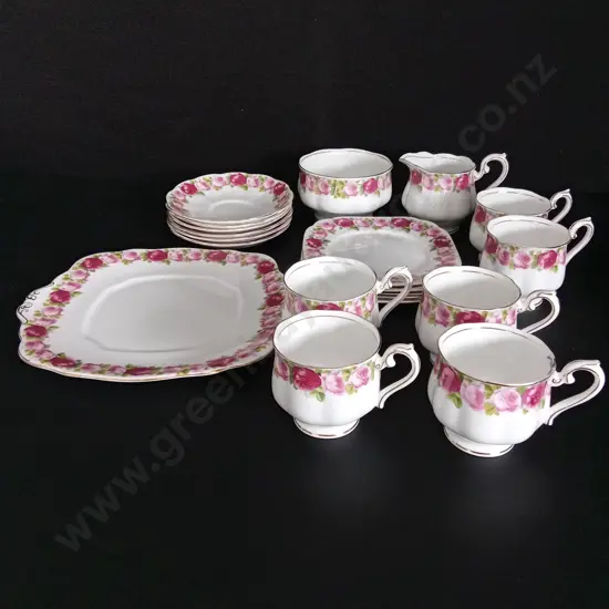 20 PIECE ROYAL ALBERT THE OLD COUNTRY TEA SET