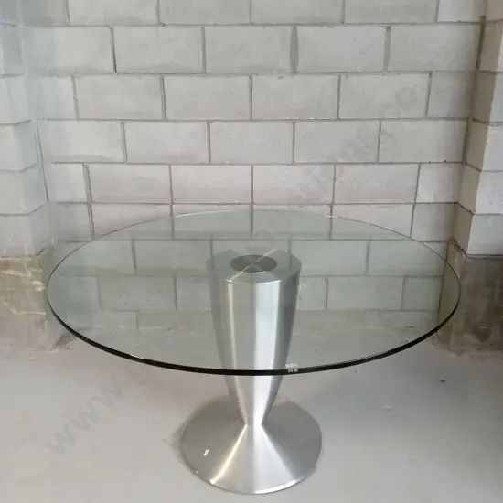 CONTEMPORARY GLASS TABLE WITH ALUMINIUM BASE, 130CM DIAMETER