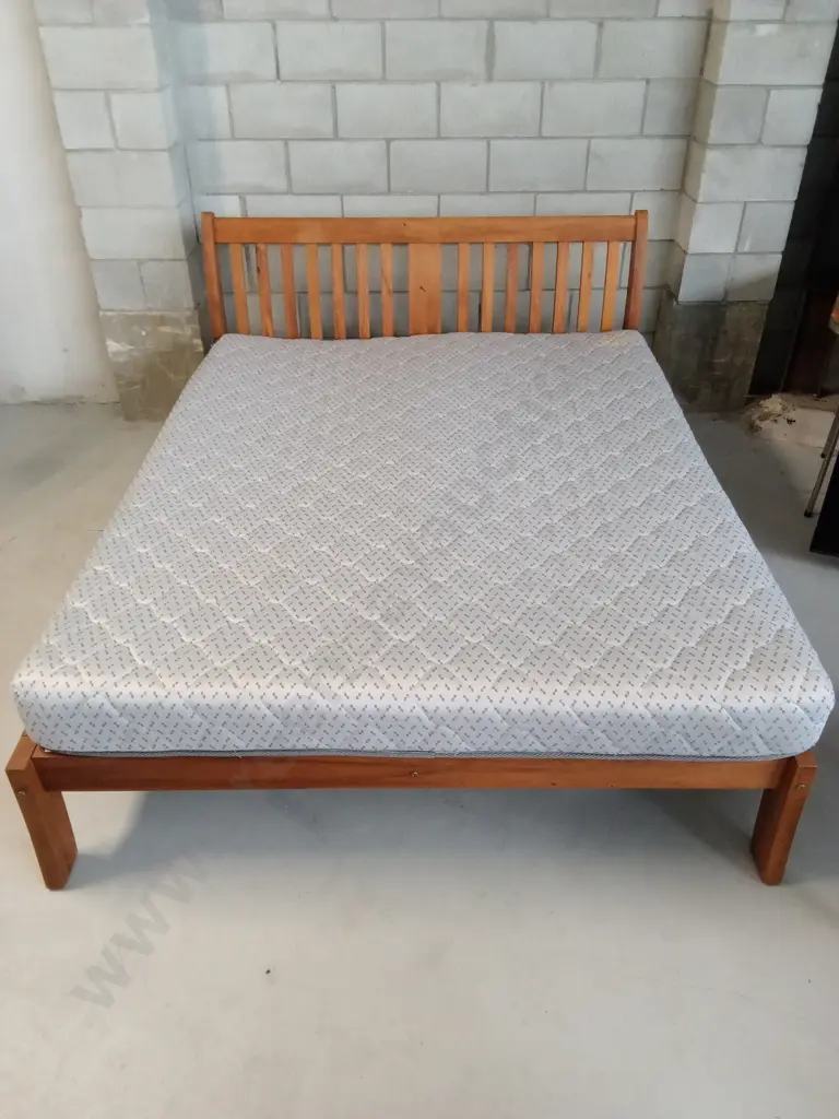 WOODEN BED FRAME AND MATTRESS, 167CM X 200CM Image 1++