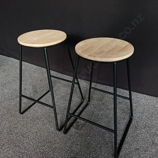 PAIR OF BARSTOOLS, H 66 CM