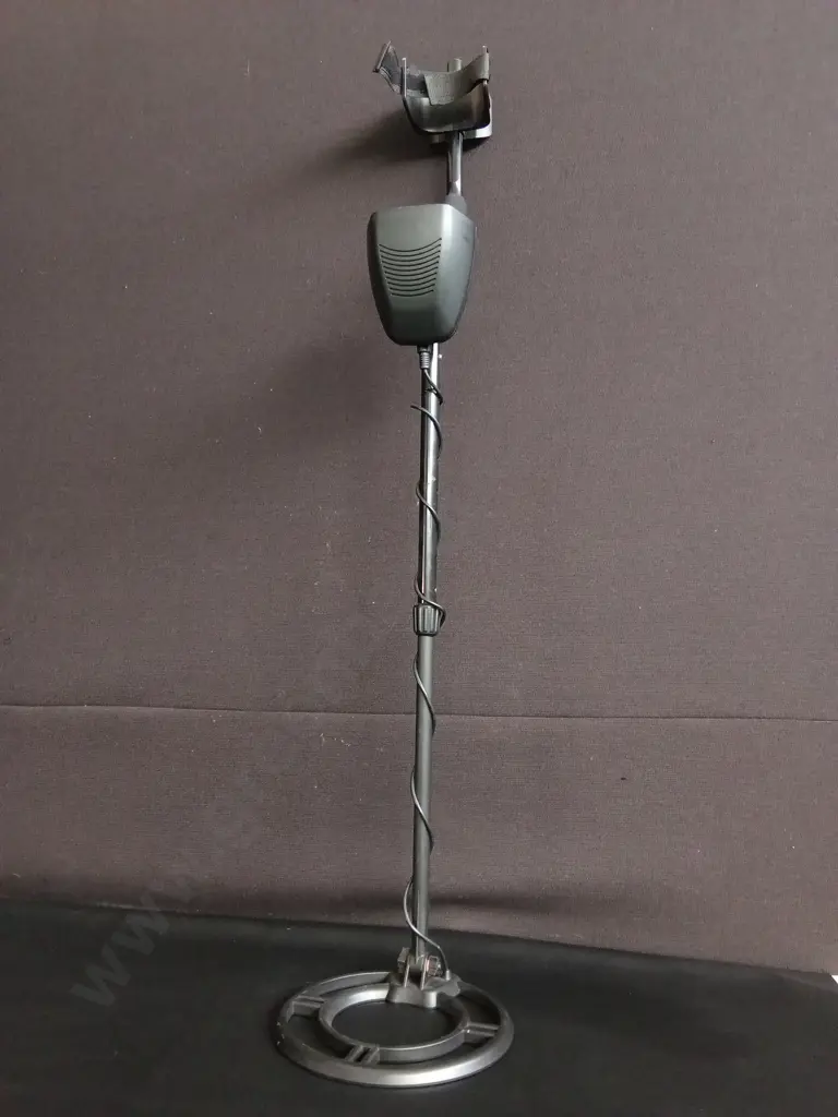 QUICK SHOOTER BRAND METAL DETECTOR Image 1++