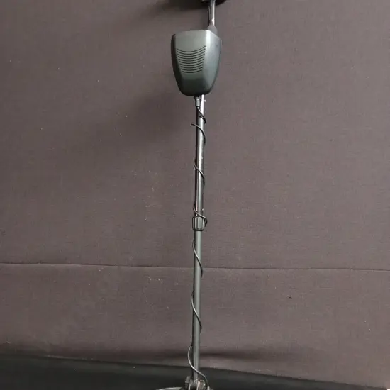 QUICK SHOOTER BRAND METAL DETECTOR