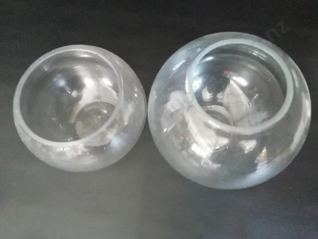 2 GLASS BOWLS TALLEST H18CM Image 1++