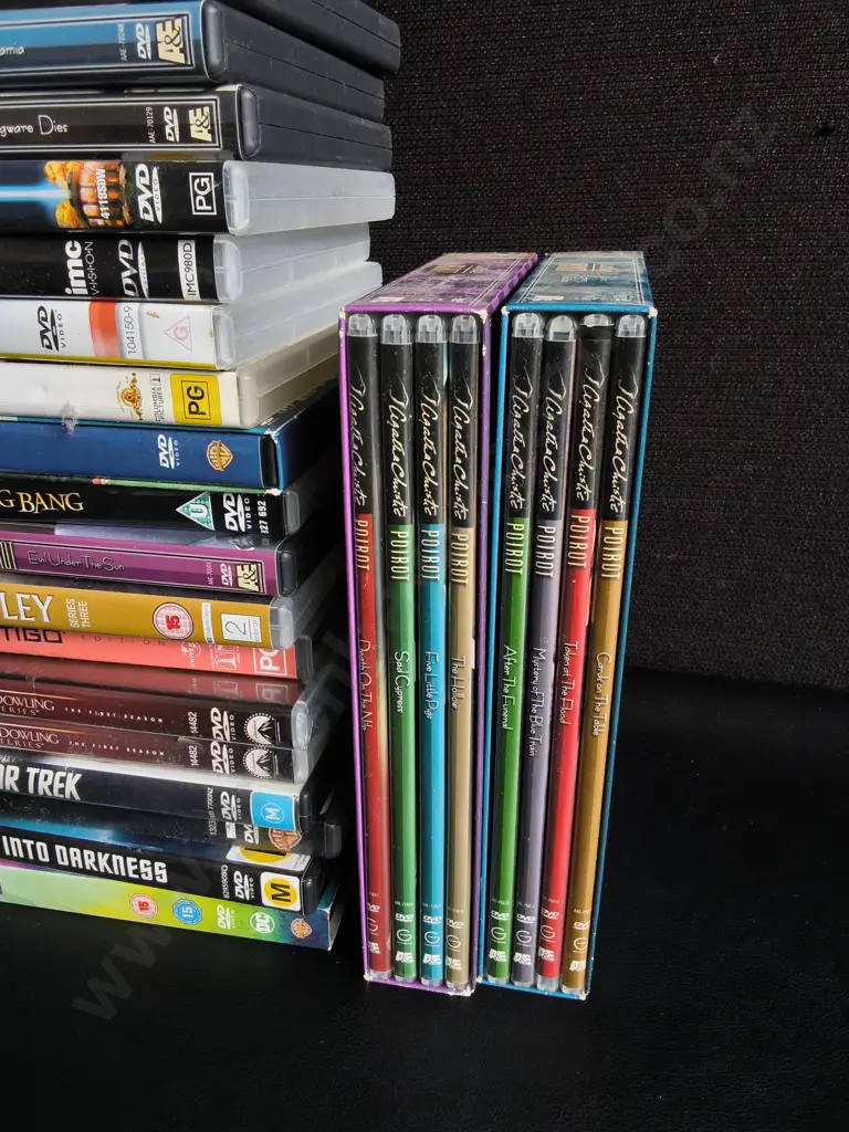 MIX OF DVDS, INCLUDING BOX SETS Image 1++