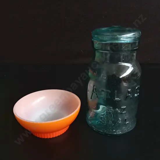 GLASS JAR H18CM AND AN ANCHOR HOCKING BOWL DIA 12CM