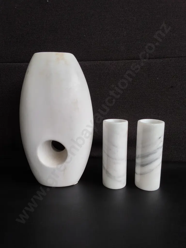 3 MODERNIST STYLE VASES, INCLUDING PAIR OF WHITE MARBLE VASES, TALLEST H 30 CM Image 1++
