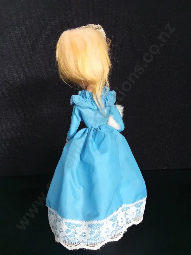 VINTAGE MUSICAL DOLL H36CM Image 1++