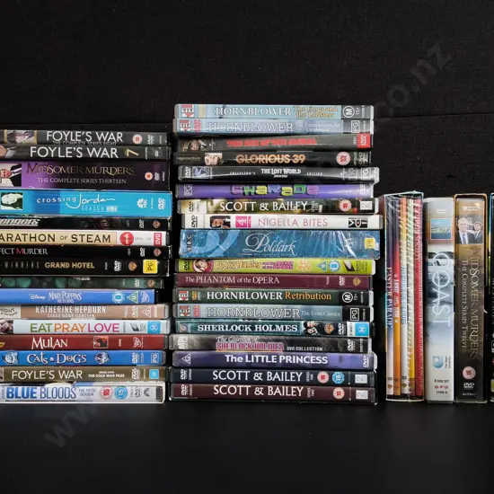 MIX OF DVDS, INCLUDING BOX SETS