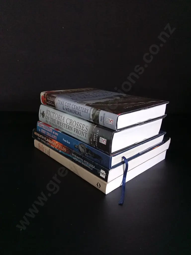 5 BOOKS ABOUT WAR Image 1++