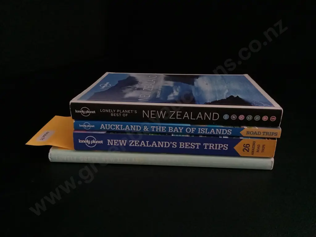 NEW ZEALAND TRAVEL BOOKS Image 1++