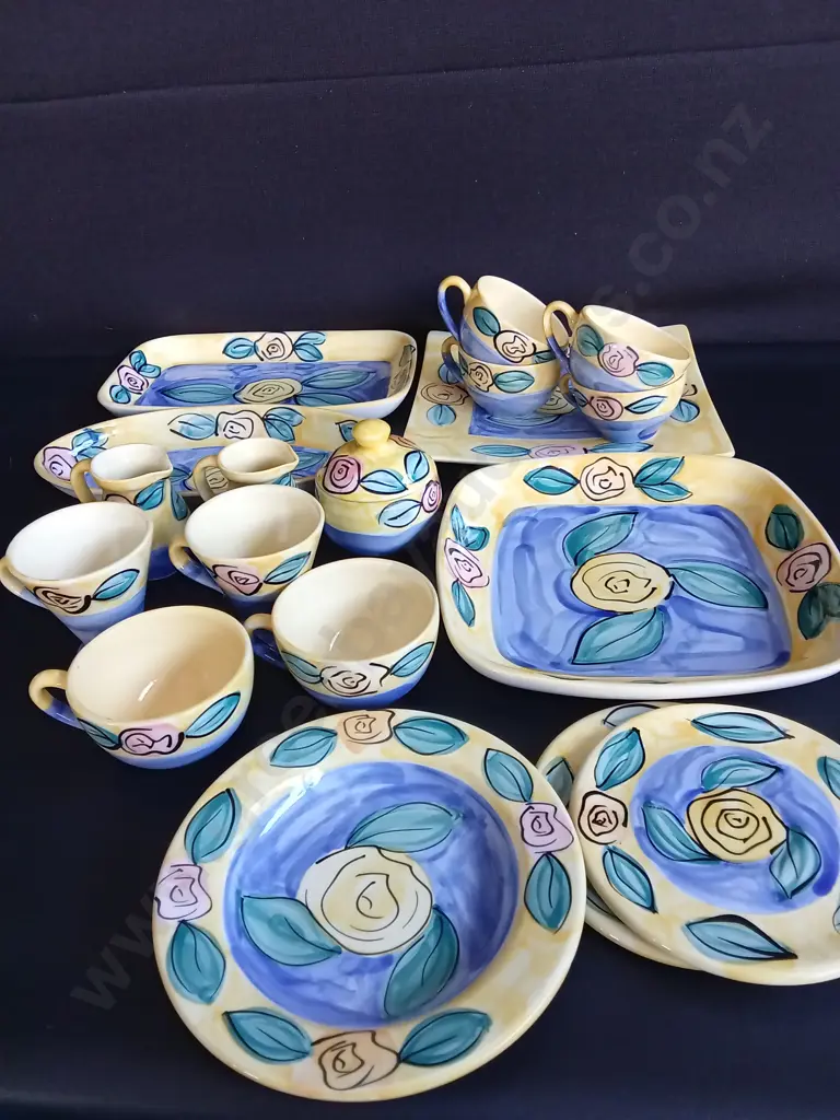 18 PIECE CHRISTINE HARRIS HAND PAINTED POTTERY Image 1++