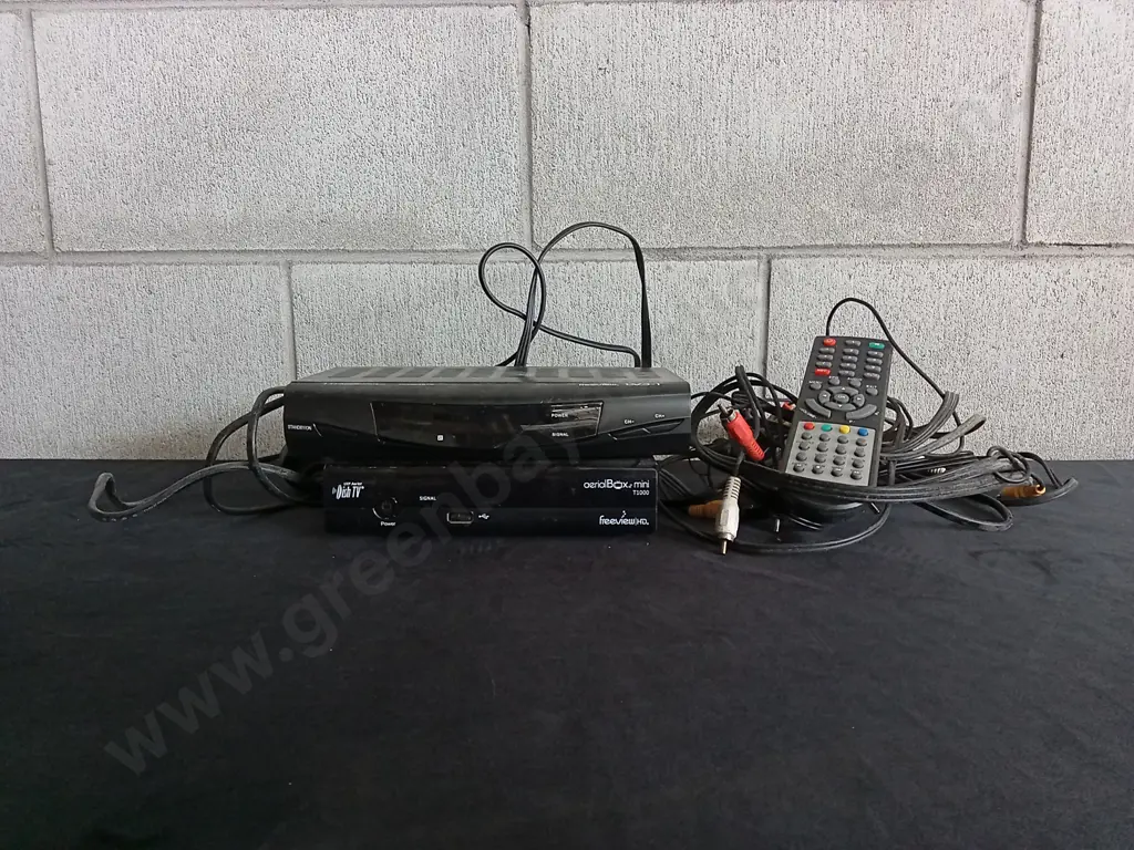 TRANSONIC AND AERIALBOX TV RECEIVERS WITH CABLES AND AERIAL REMOTE Image 1++