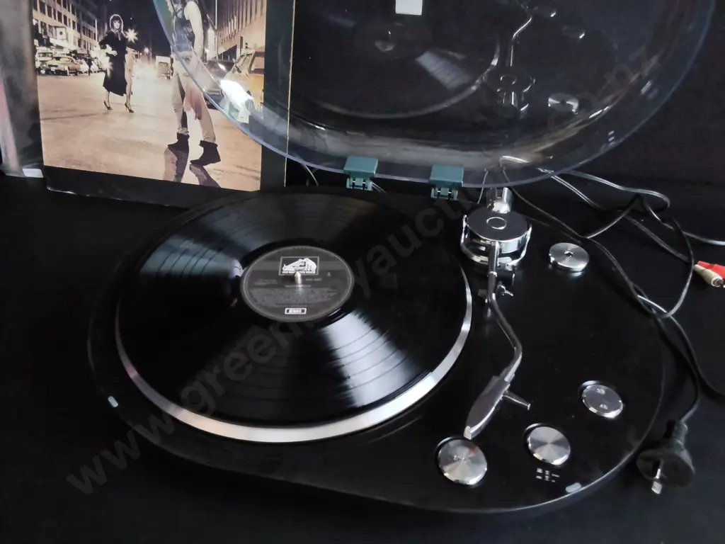 USB TURNTABLE AMD MIX OF VINTAGE RECORDS Image 1++
