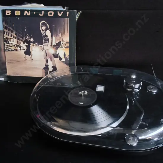 USB TURNTABLE AMD MIX OF VINTAGE RECORDS