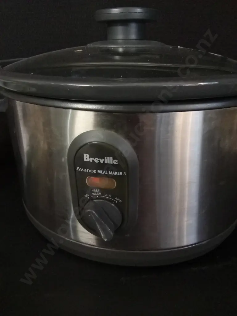 MIX OF APPLIANCES, SLOW COOKER, IRON, AND HAIR WAVE STYLER Image 1++