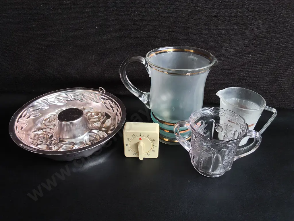 MIX OF VINTAGE KITCHENWARE, 5 PIECES, TALLEST H 18 CM Image 1++