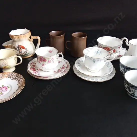 ASSORTED CERAMICS MAINLY TEA SETS
