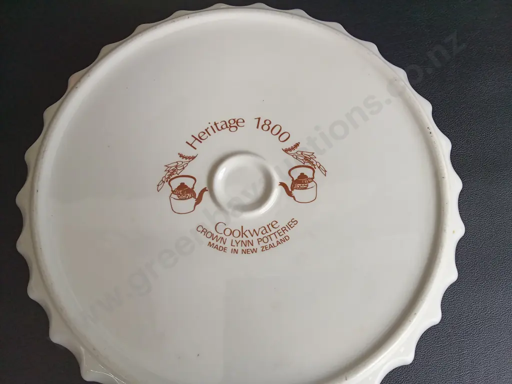 VINTAGE ENGLISH SALAD WARE AND TRANSFERWARE, 5 PIECES, INCLUDING CROWN LYNN, WIDEST DIA 25 CM Image 1++
