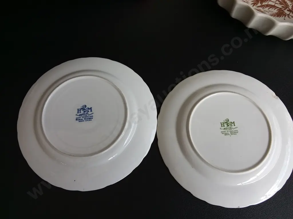 VINTAGE ENGLISH SALAD WARE AND TRANSFERWARE, 5 PIECES, INCLUDING CROWN LYNN, WIDEST DIA 25 CM Image 1++